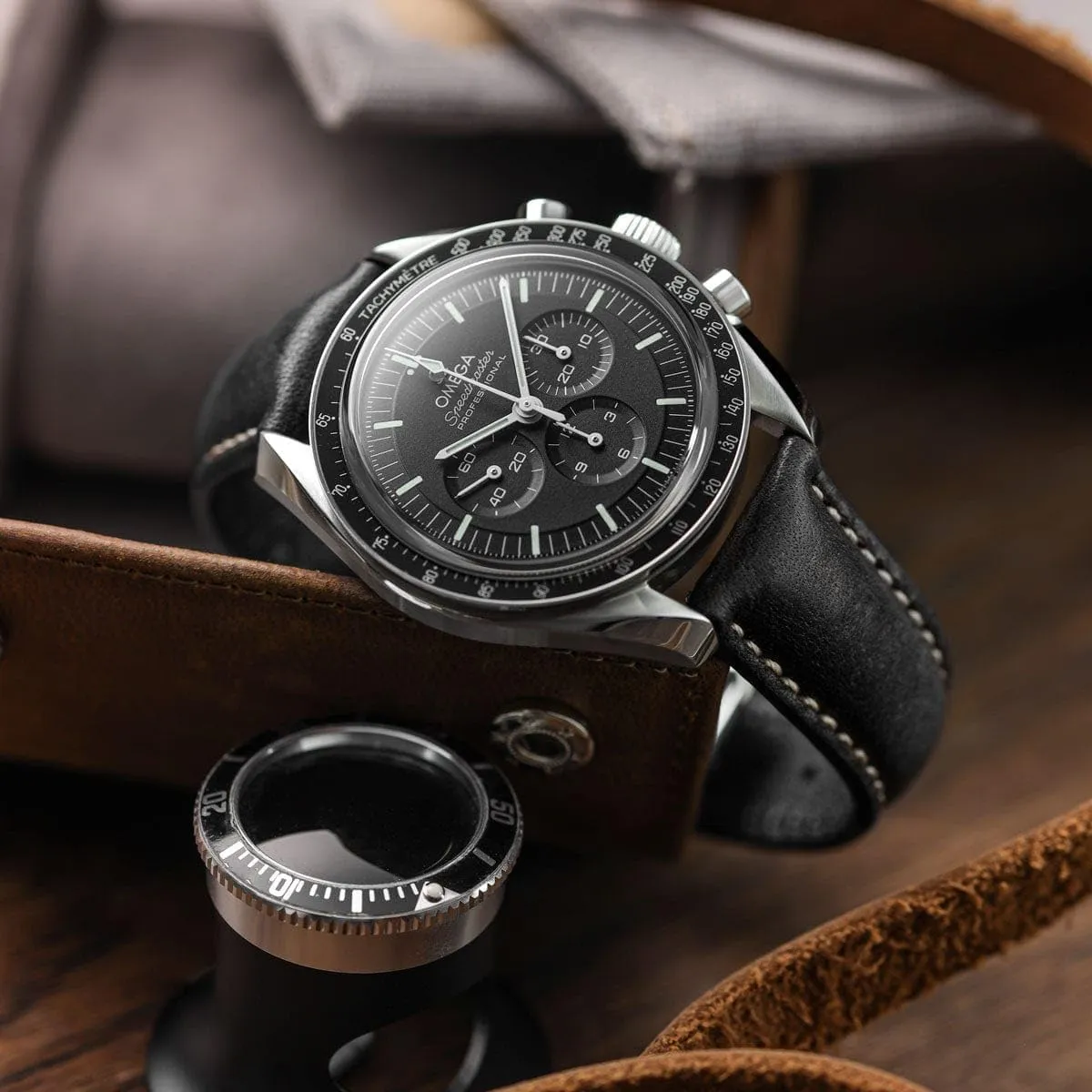 Durable Mens Wristwatch Strap. Padded for Comfort. Easy to Fit - 18mm, infrastructure locality 19mm, 20mm, 21mm, 22mm Vintage Highley Certified Genuine Italian Leather Replacement Watch Strap. Stylish and 