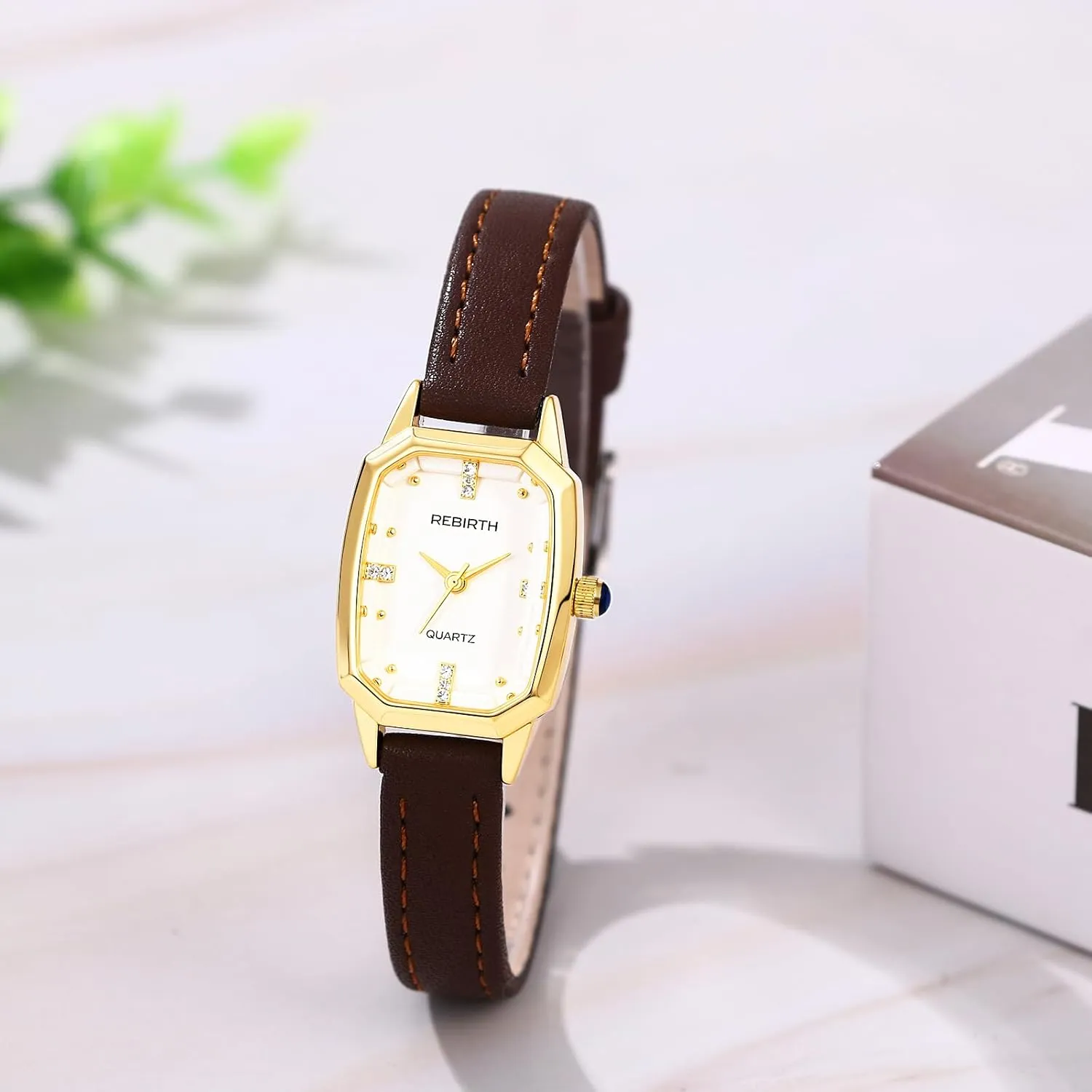 Ladies Elegant Square Wrist Watches Avaner Women's Leather Strap Watches: Classic Slim inflate Strap Analog Quartz 