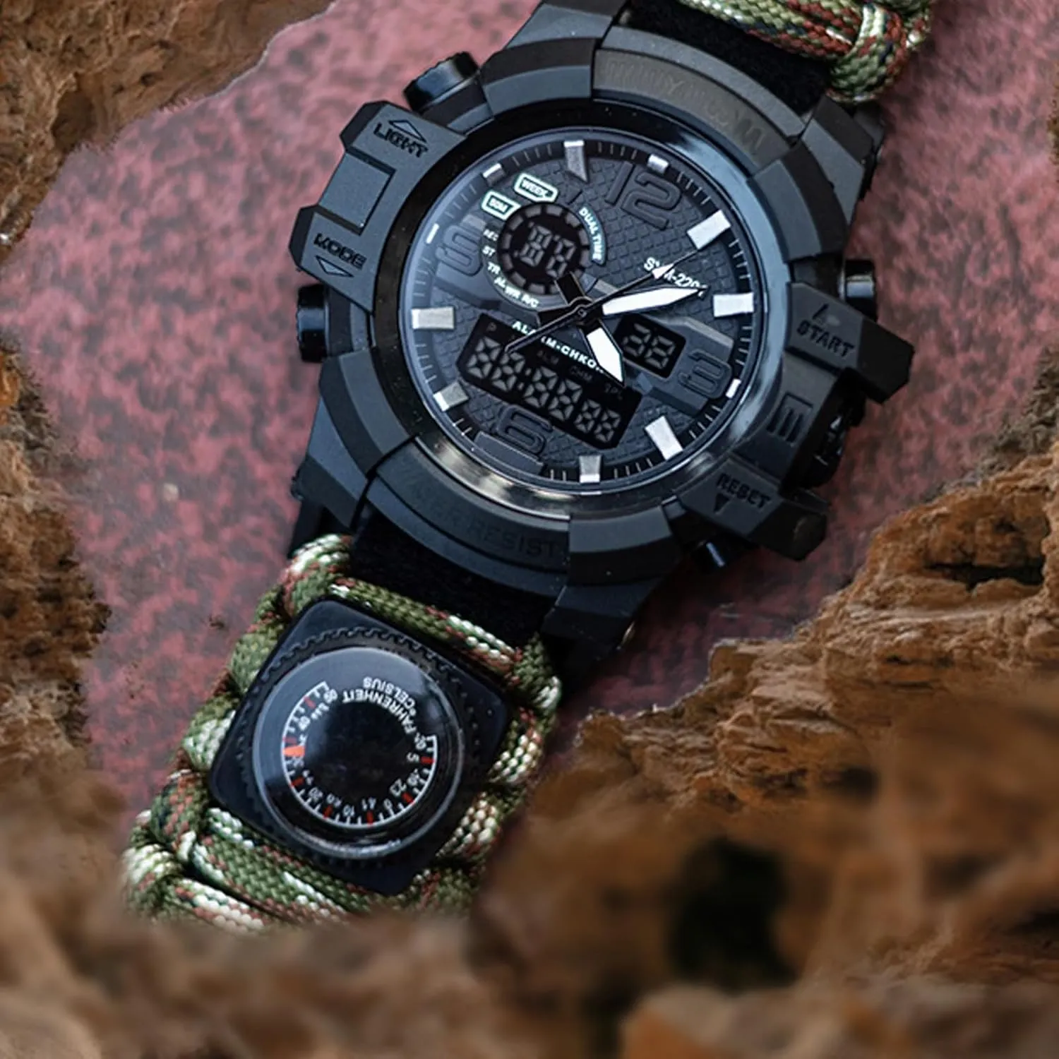 Men's rally ancient Watch, Tactical Mountain Watch Dual Display Electronic Watch Outdoor Emergency Flint Whistle Compass 