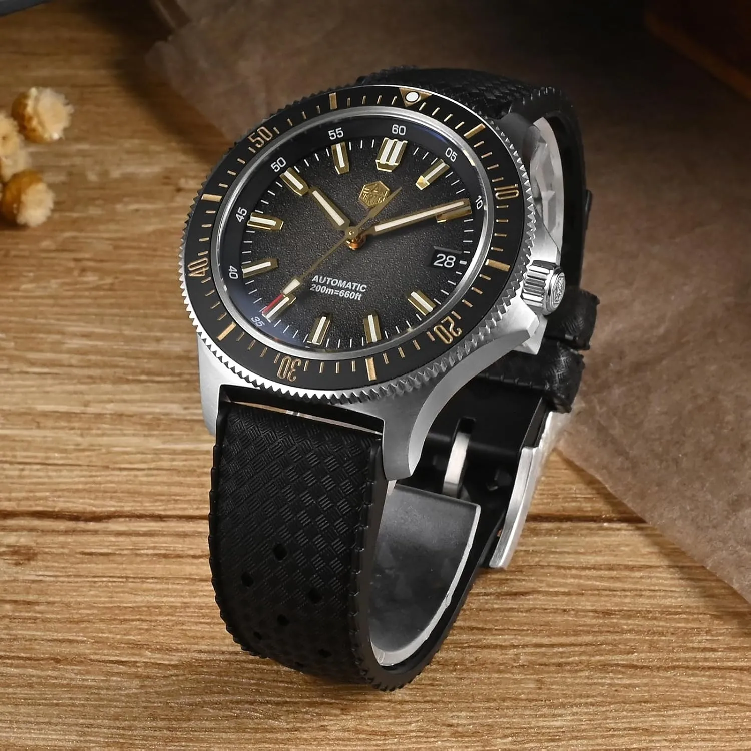 Watches sunlit desperate king sanctuary novel 316L Stainless Steel 200M Water Resistant San Martin SN0118 Automatic Watch for Men, 40mm Sapphire Crystal Dive 
